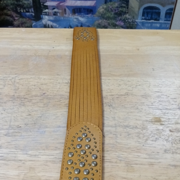 Linea Pelle Handmade Studded Genuine Leather Belt Size Medium 32"-36".🏇🏆 - Picture 7 of 12